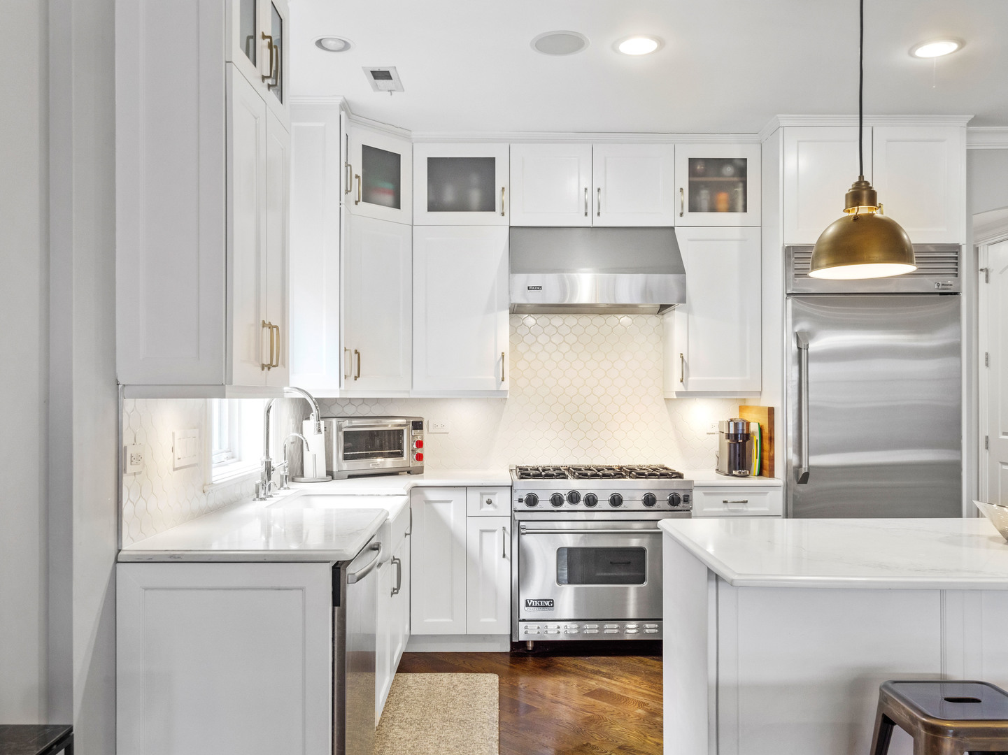 100 South Sangamon Street, Unit 4S Chicago, IL 60607 - Photo 10 of 37 Gallery Image 10