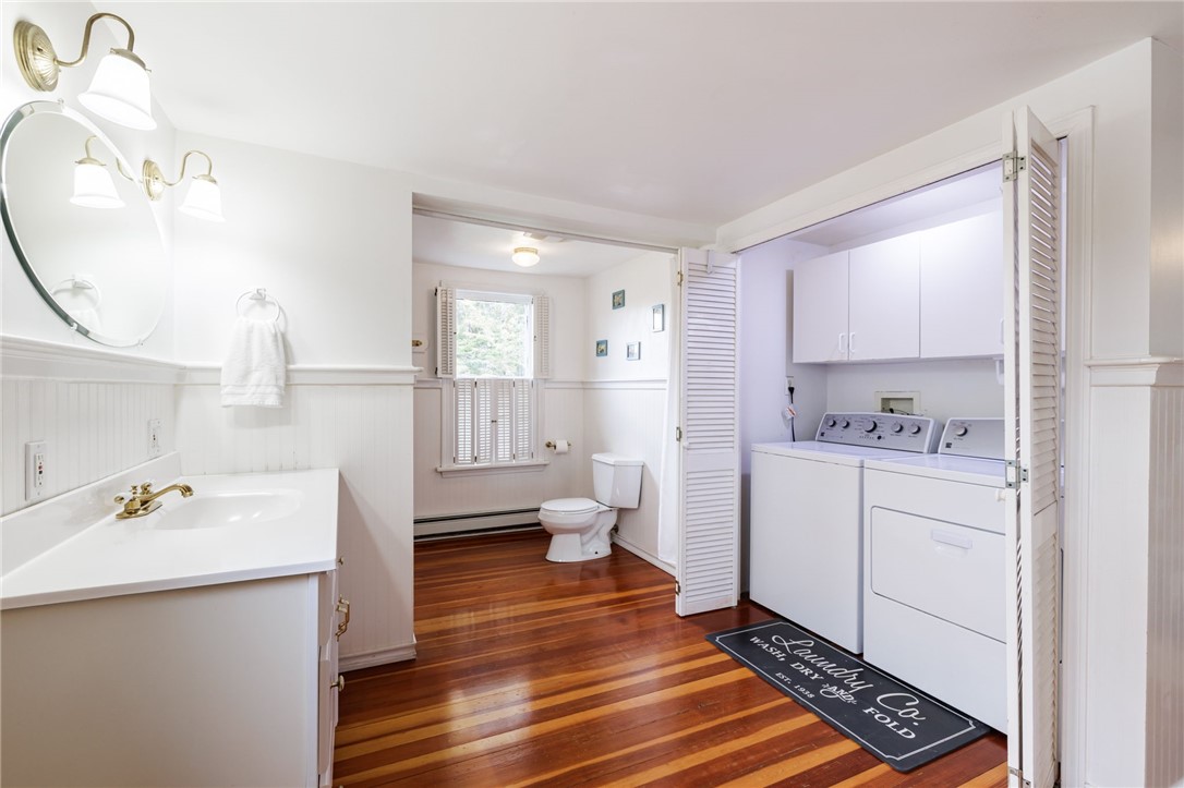 1116 Whitney Road East Perinton, NY 14450 - Photo 24 of 34 SECOND FLOOR FULL BATH & LAUNDRY ROOM