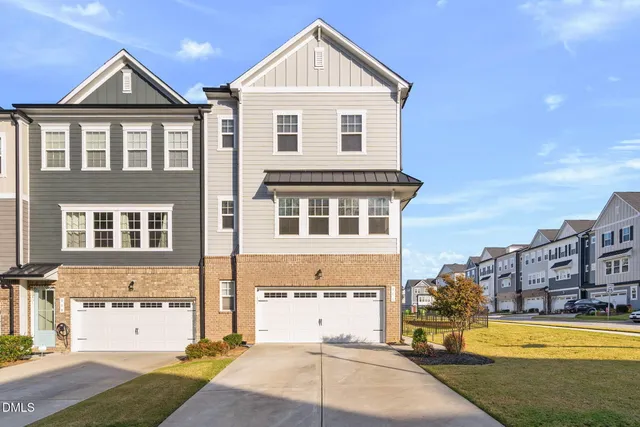 $550,000 | 811 Amley Place, Apex, NC 27523
