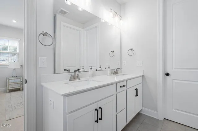 $550,000 | 811 Amley Place, Apex, NC 27523