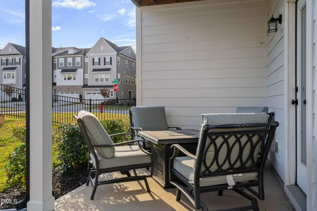 $550,000 | 811 Amley Place, Apex, NC 27523