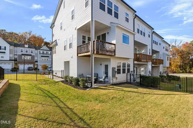 $550,000 | 811 Amley Place, Apex, NC 27523