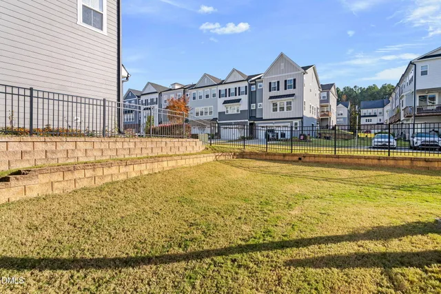 $550,000 | 811 Amley Place, Apex, NC 27523