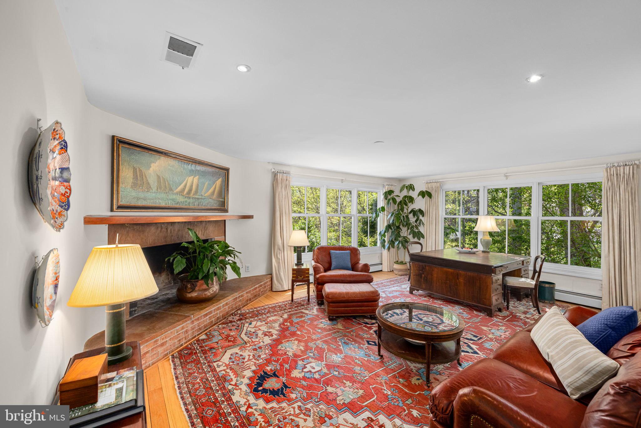 6139 Franklin Park Road McLean, VA 22101 - Photo 5 of 49 Lovely Living Room with wonderful views