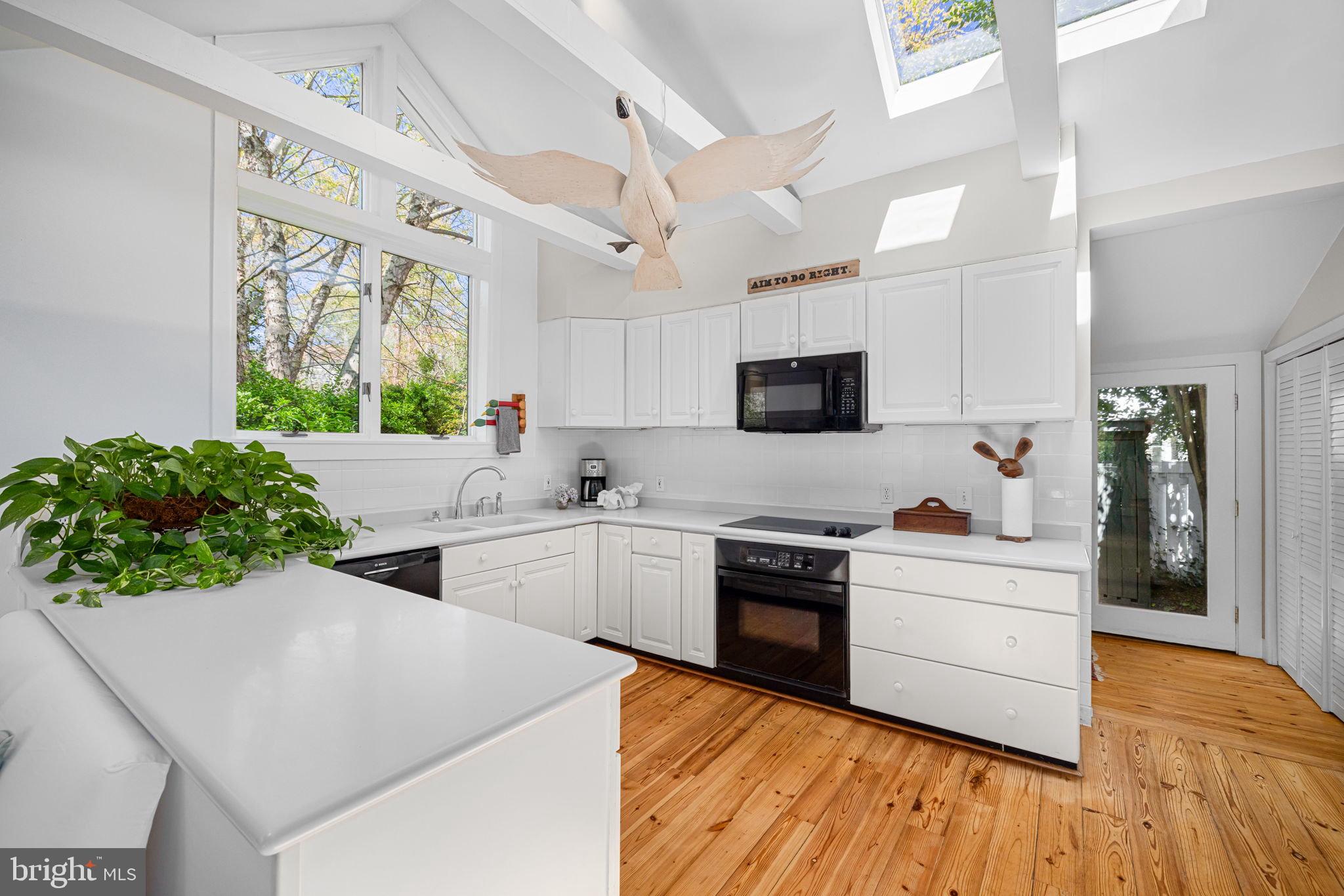 6139 Franklin Park Road McLean, VA 22101 - Photo 7 of 49 Spacious counter tops for cooking
