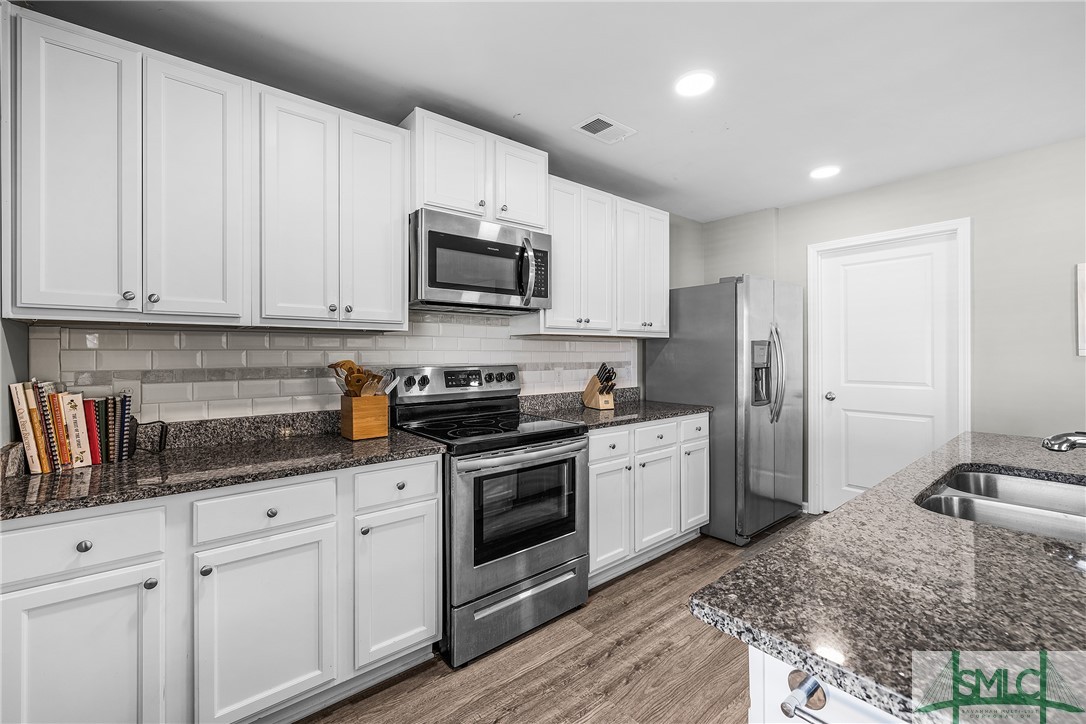 214 Bellflower Circle Guyton, GA 31312 - Photo 5 of 46