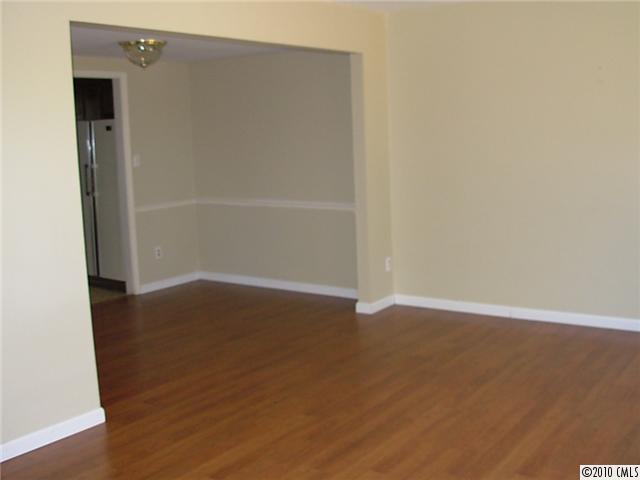 8400 Knights Bridge Road, Unit 132 Charlotte, NC 28210 - Photo 5 of 15 Gallery Image 5