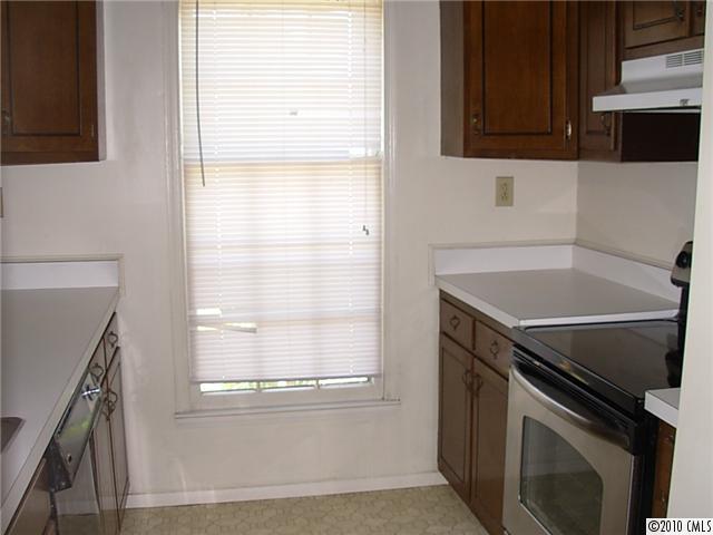 8400 Knights Bridge Road, Unit 132 Charlotte, NC 28210 - Photo 7 of 15 Gallery Image 7