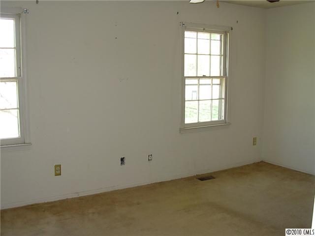 8400 Knights Bridge Road, Unit 132 Charlotte, NC 28210 - Photo 8 of 15 Gallery Image 8