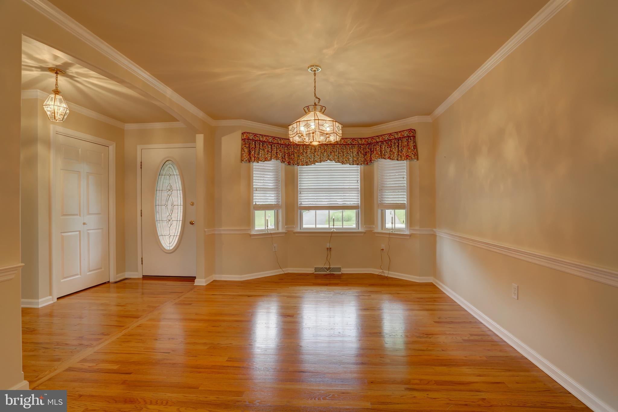 359 Portland Place Lititz, PA 17543 - Photo 5 of 38