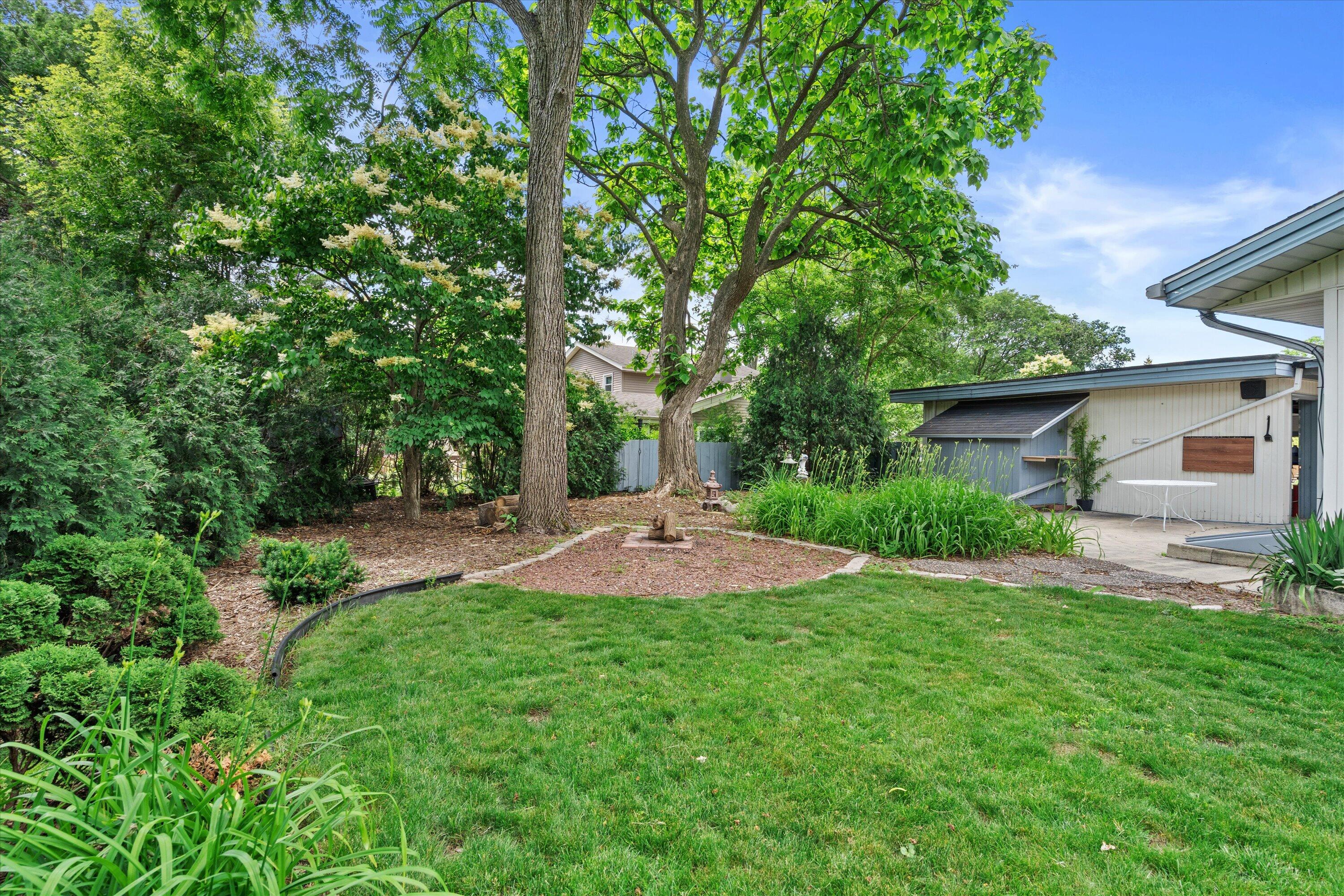 3240 South Hickory Road New Berlin, WI 53151 - Photo 33 of 37 34-DSC02705