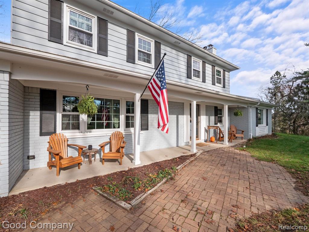 870 Darien Circle Rochester, MI 48306 - Photo 2 of 23