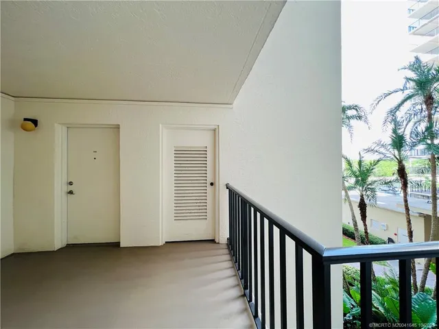 $2,400 | 10044 South Ocean Drive, Unit 308, Jensen Beach, FL 34957