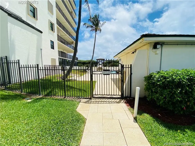 $2,400 | 10044 South Ocean Drive, Unit 308, Jensen Beach, FL 34957