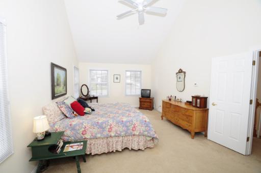 2706 Rondi Court Spring Grove, IL 60081 - Photo 12 of 14 a bedroom with two beds and painted walls