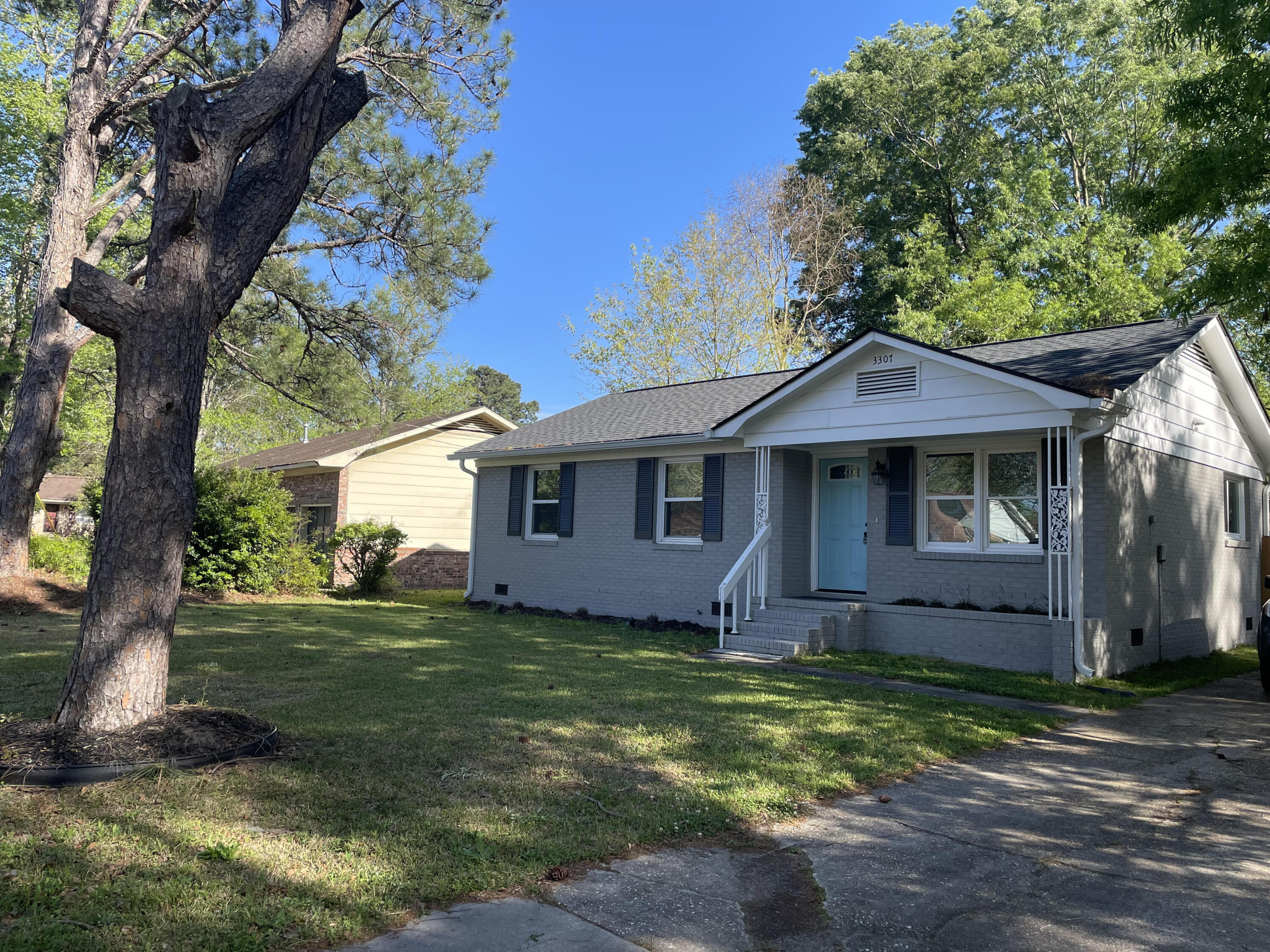 3307 Londonderry Road North Charleston, SC 29420 - Photo 2 of 11 Front-side