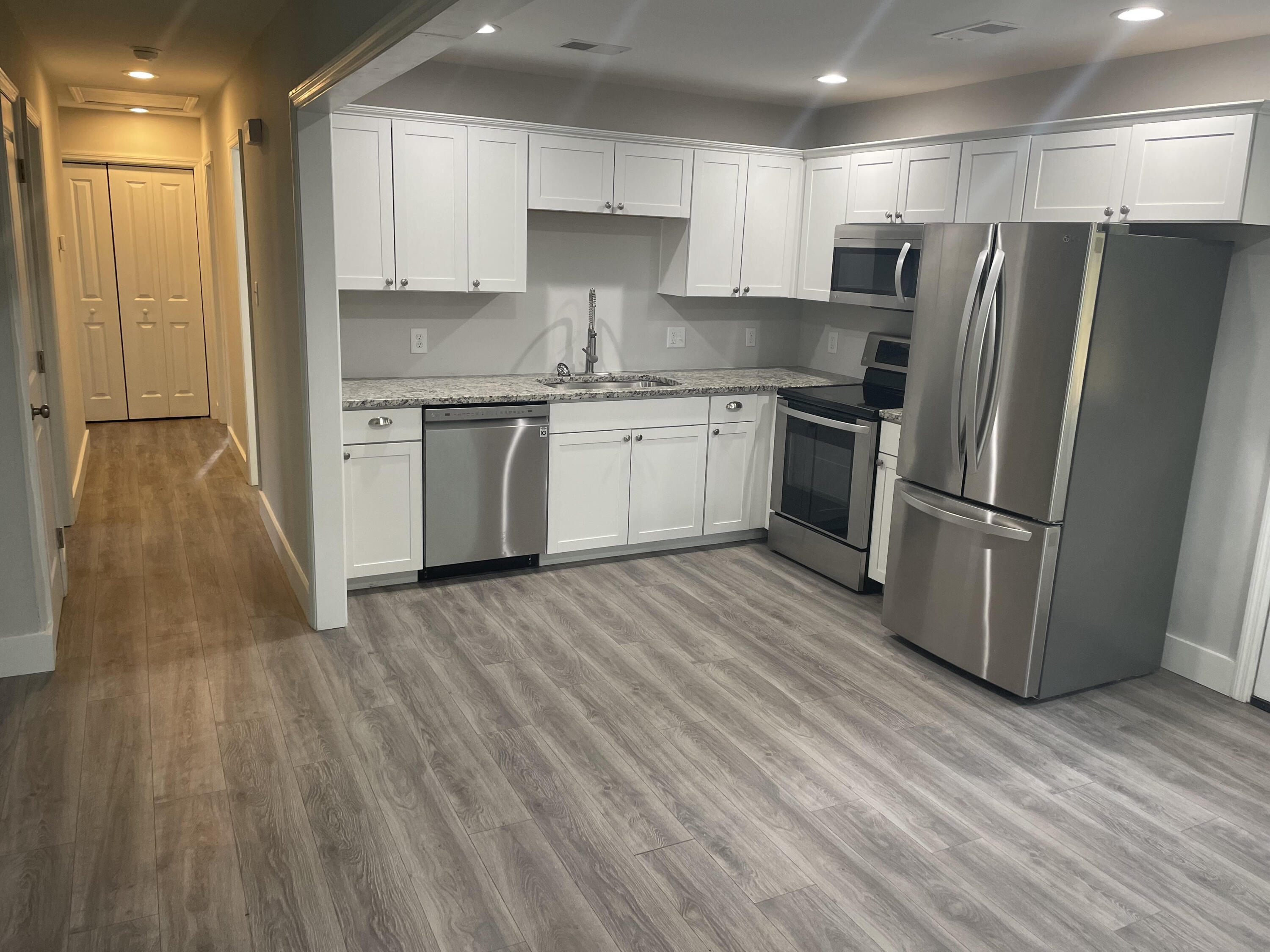 3307 Londonderry Road North Charleston, SC 29420 - Photo 5 of 11 Kitchen +Hall