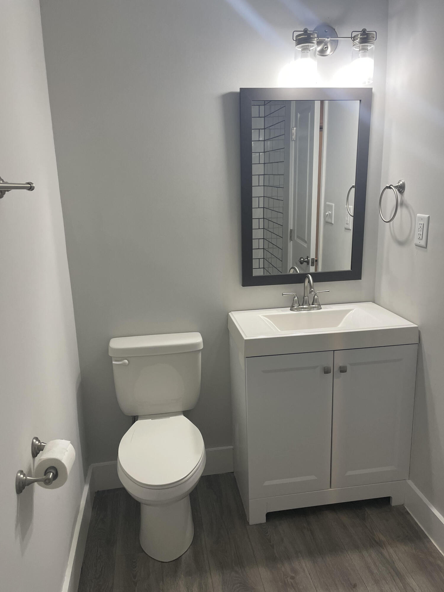 3307 Londonderry Road North Charleston, SC 29420 - Photo 6 of 11 Bathroom 1