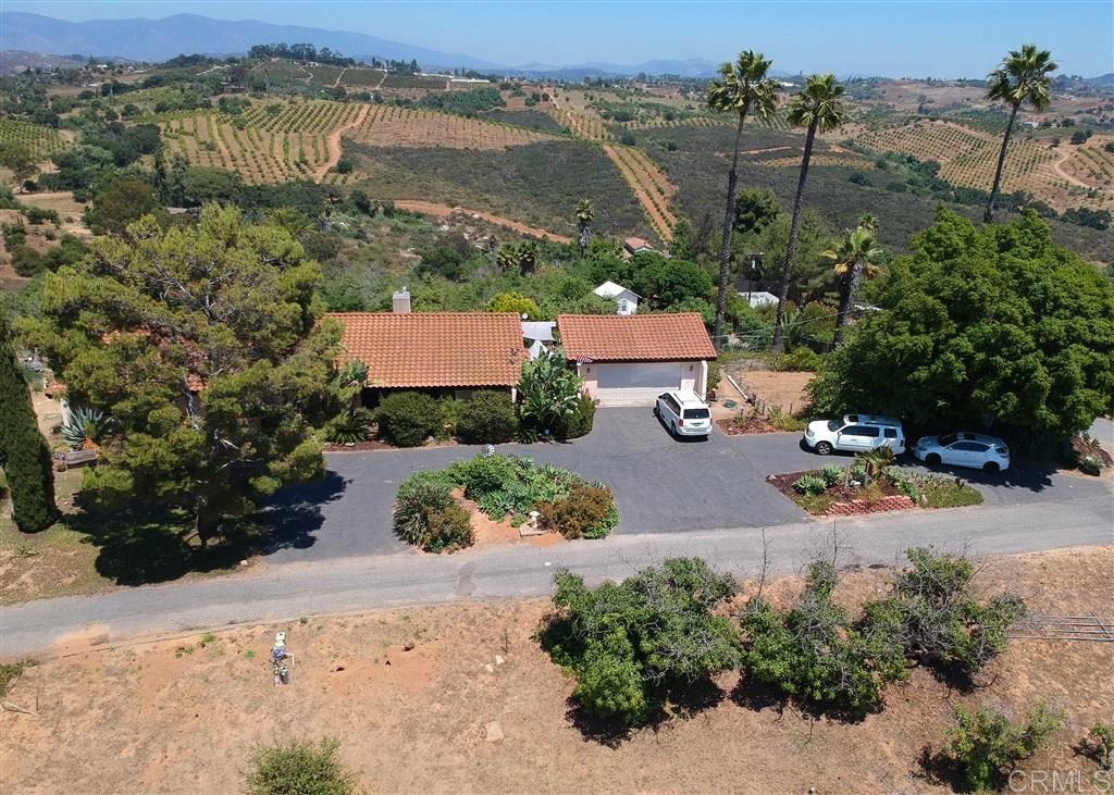 31845 Rocking Horse Road Escondido, CA 92026 - Photo 2 of 22