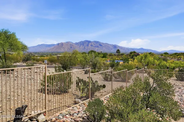 $699,500 | 5140 North Amapola Place, Tucson, AZ 85745
