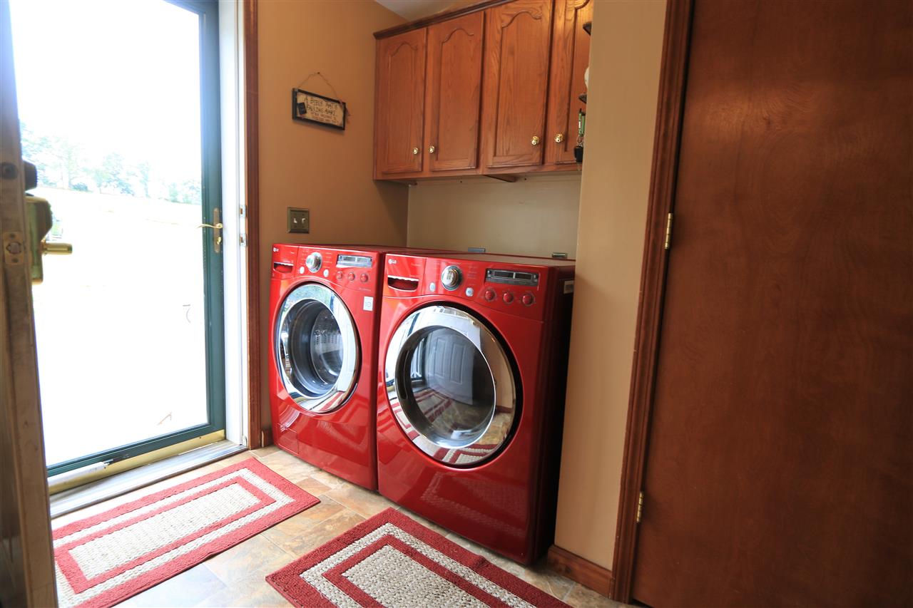 954 Quick's Mill Road Staunton, VA 24401 - Photo 18 of 45 a utility room with dryer and washer