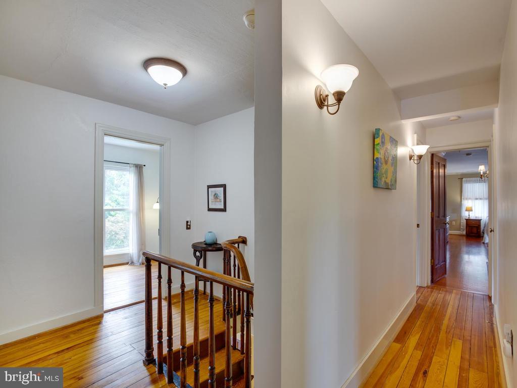 3155 Jones Road Dunkirk, MD 20754 - Photo 27 of 89 Upper level hallway