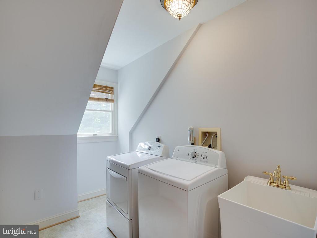 3155 Jones Road Dunkirk, MD 20754 - Photo 42 of 89 Upper level laundry room