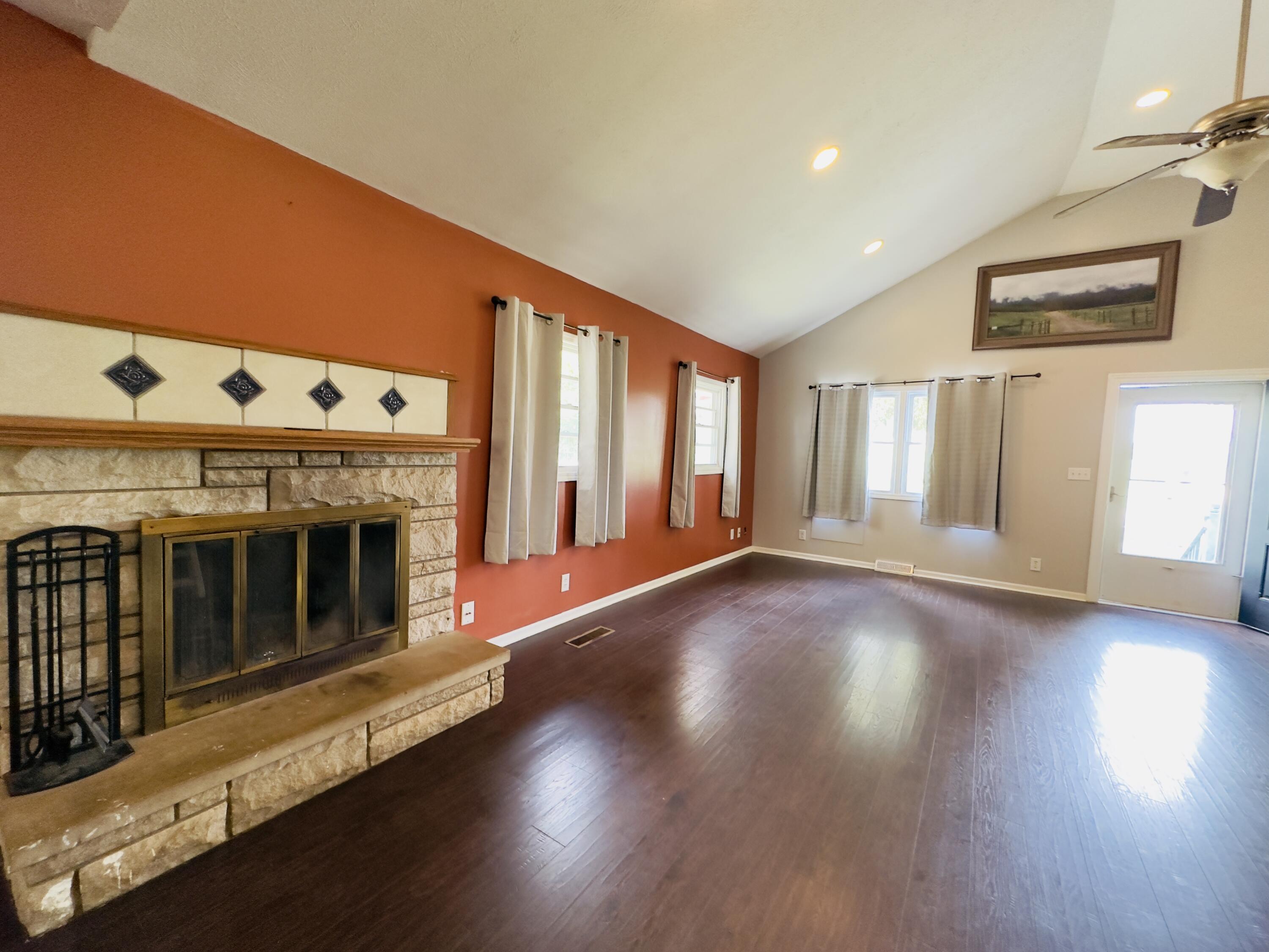 2853 Walcott Road Jackson, MI 49201 - Photo 2 of 15 IMG_5049