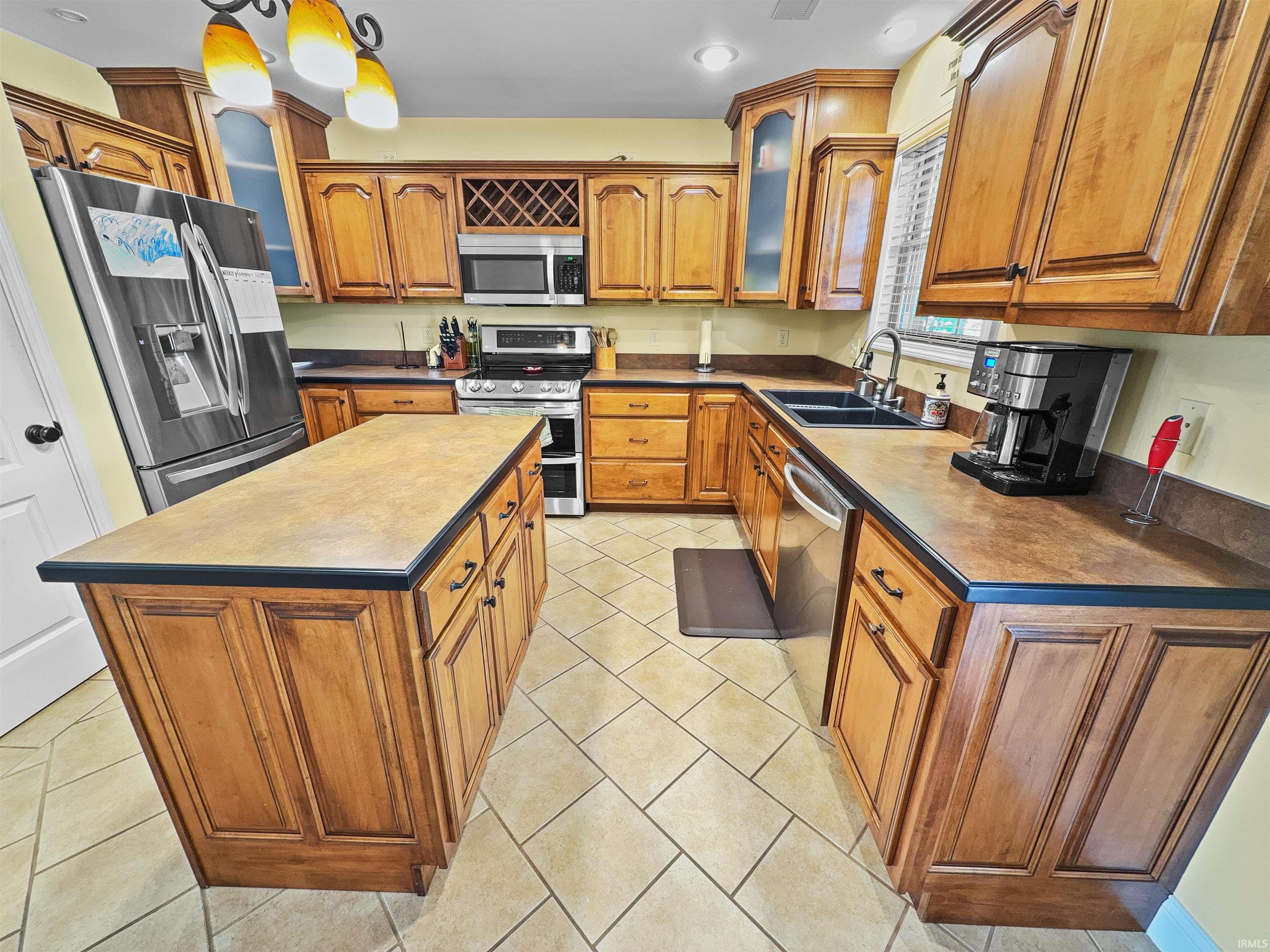 1143 Clearview Avenue Jasper, IN 47546 - Photo 3 of 17