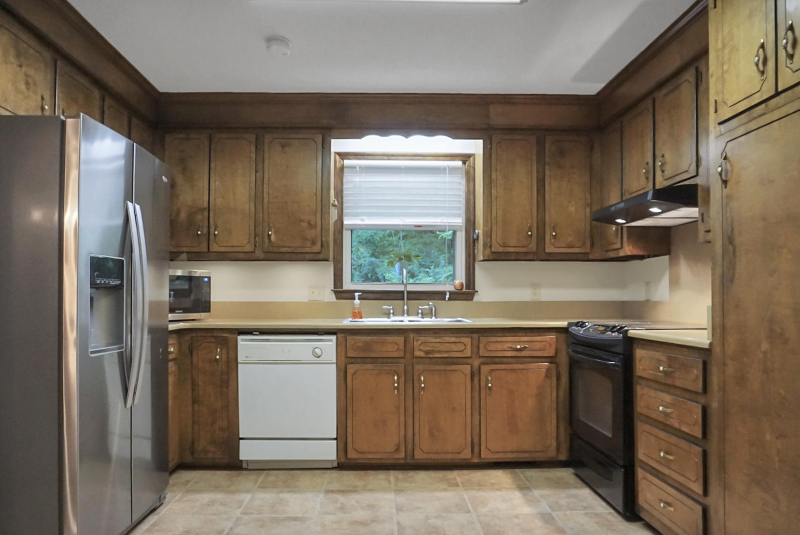 206 3rd Street Moncks Corner, SC 29461 - Photo 8 of 37 DSC07680