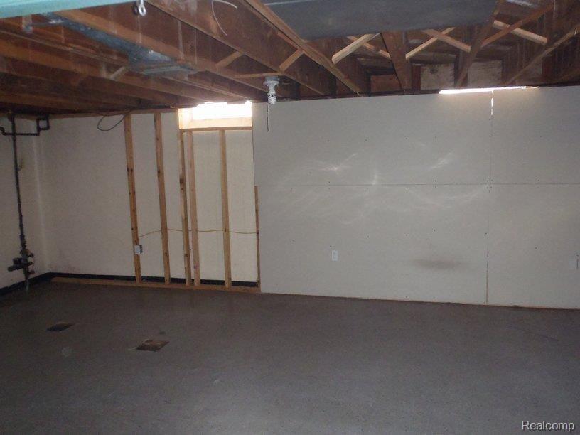 2933 Grange Road Trenton, MI 48183 - Photo 19 of 19 P7250086.JPG