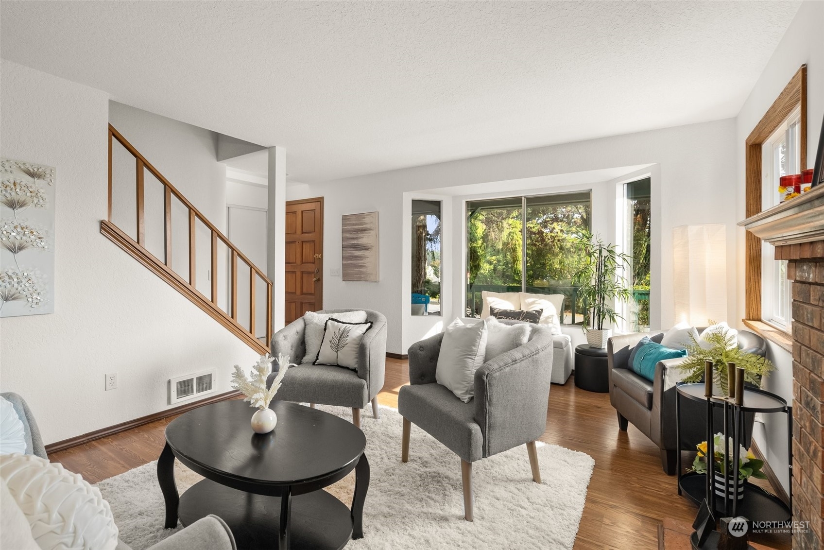 16530 3rd Drive Southeast Bothell, WA 98012 - Photo 7 of 40 a living room with furniture and a potted plant