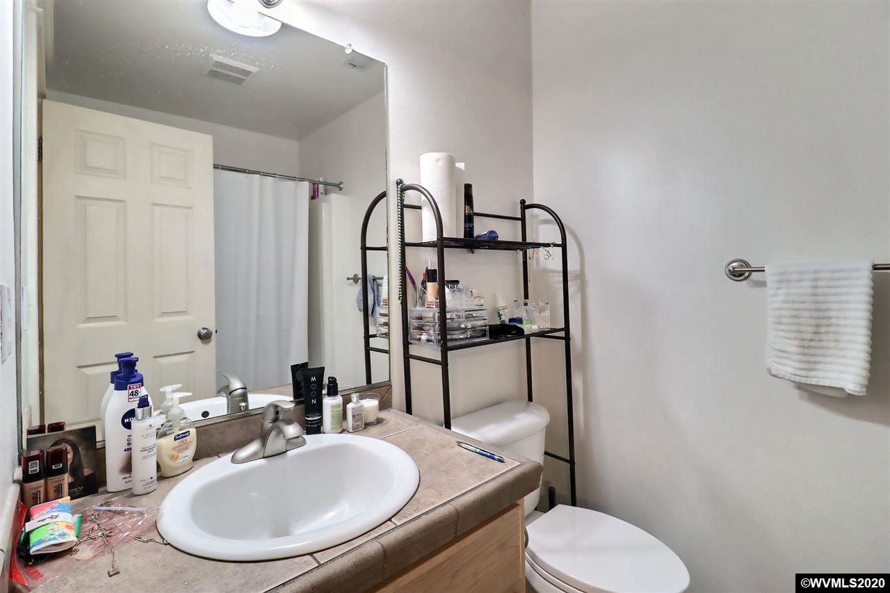 4220 South Slavin ( Road Portland, OR 97239 - Photo 20 of 25