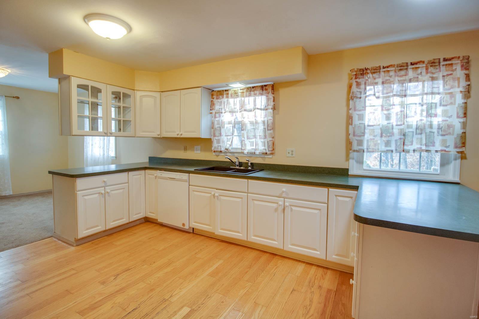 6808 Ivy Lane Godfrey, IL 62035 - Photo 12 of 69