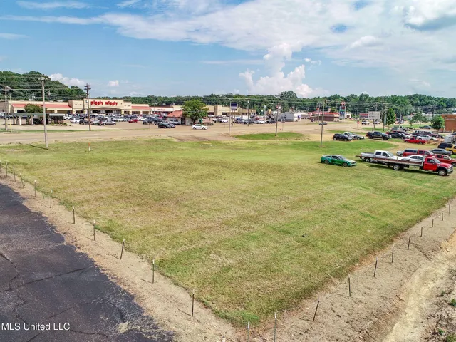 $450,000 | 143 51st, Batesville, MS 38606