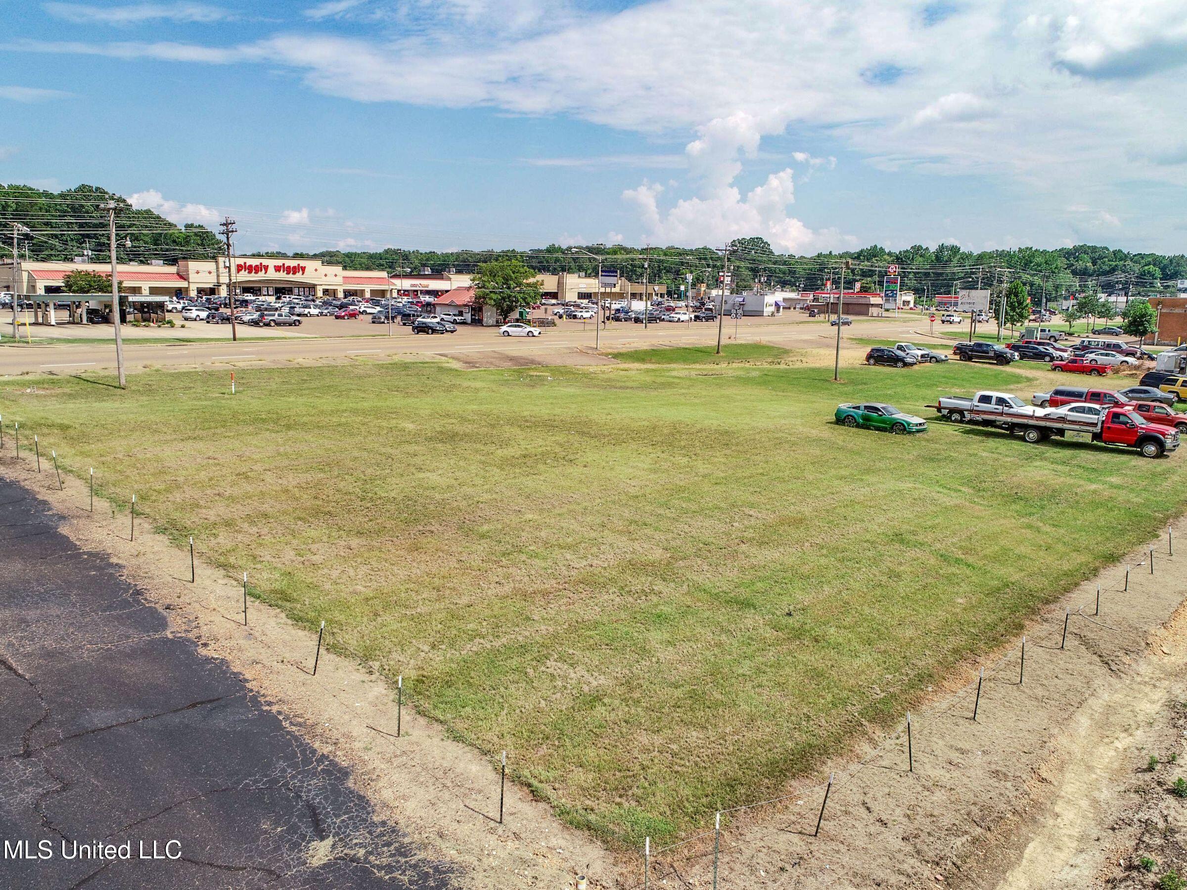 143 51st Batesville, MS 38606 - Photo 13 of 32 51oneAC10