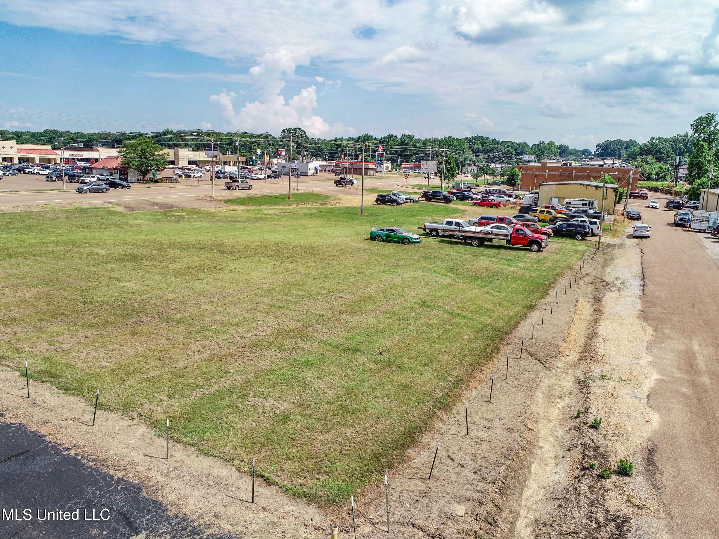 143 51st Batesville, MS 38606 - Photo 14 of 32 51oneAC11