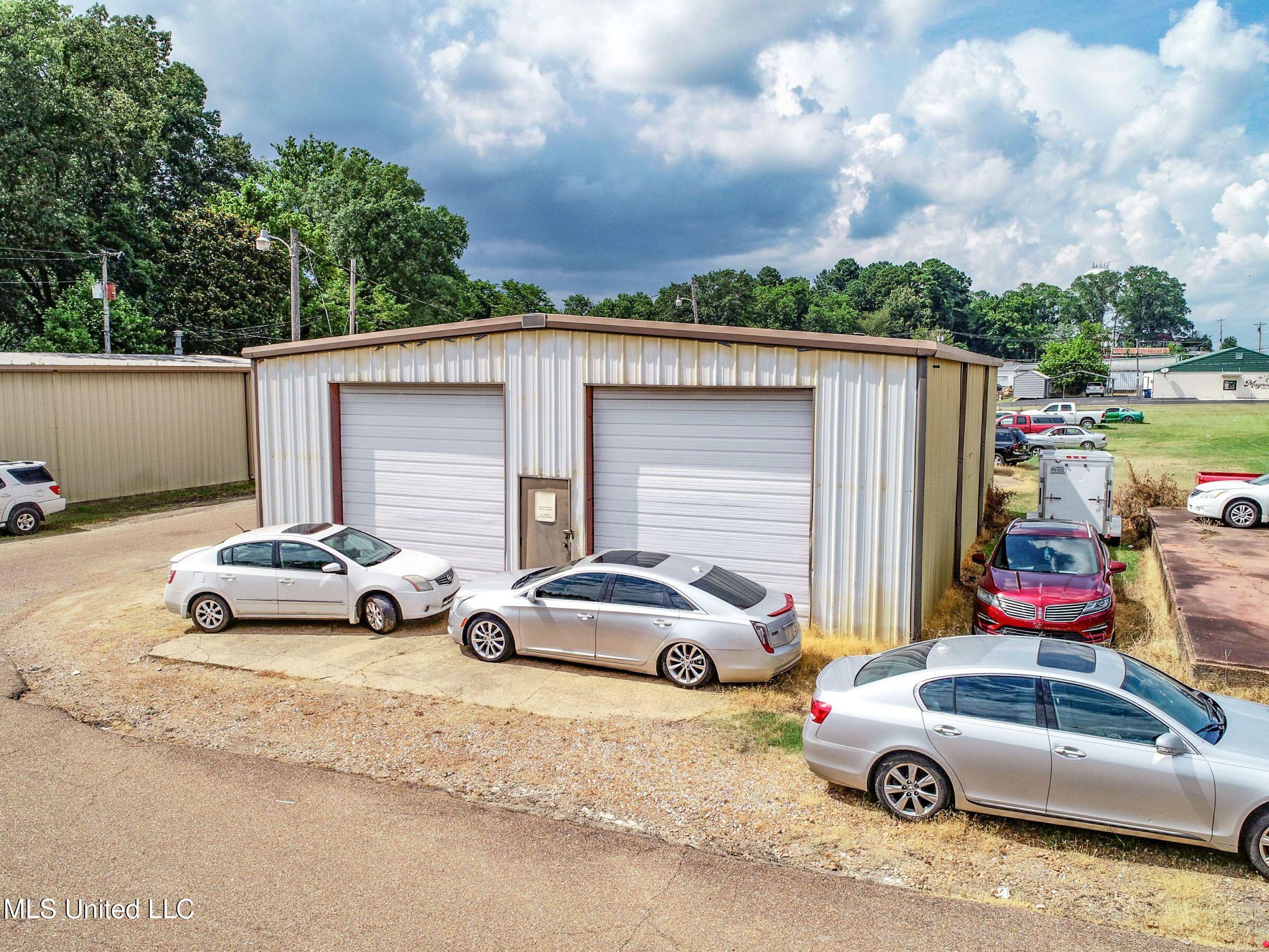 143 51st Batesville, MS 38606 - Photo 27 of 32 51oneAC34a