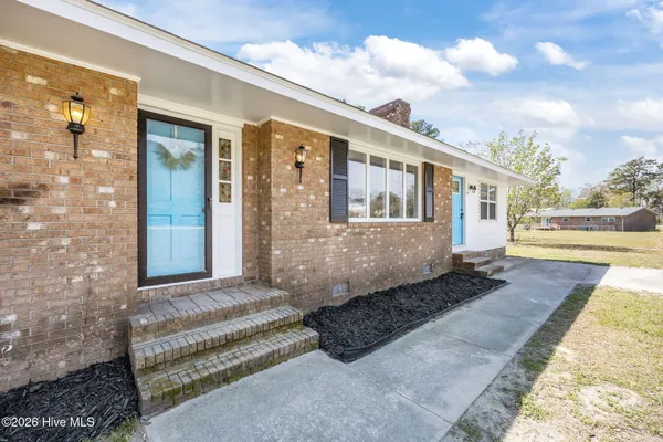 $339,900 | 412 Crow's Nest Lane, Sneads Ferry, NC 28460