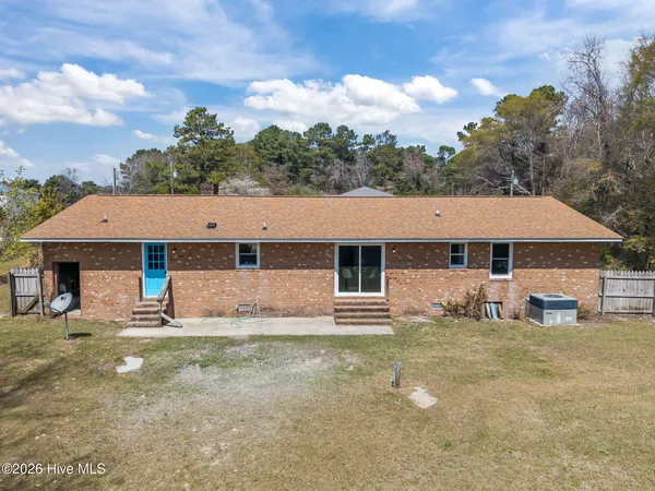 $339,900 | 412 Crow's Nest Lane, Sneads Ferry, NC 28460