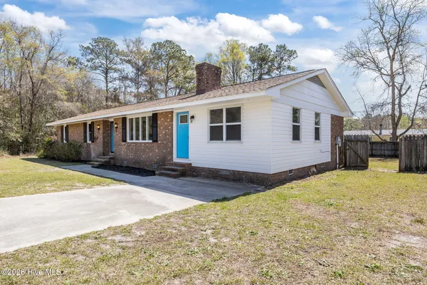 $339,900 | 412 Crow's Nest Lane, Sneads Ferry, NC 28460