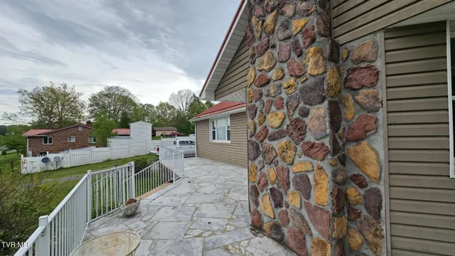 $153,499 | 616 Kiser Avenue Southeast, Coeburn, VA 24230