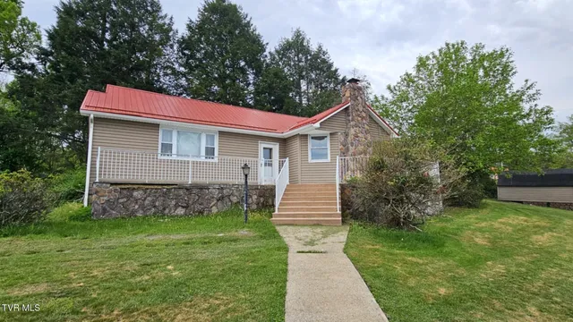 $153,499 | 616 Kiser Avenue Southeast, Coeburn, VA 24230