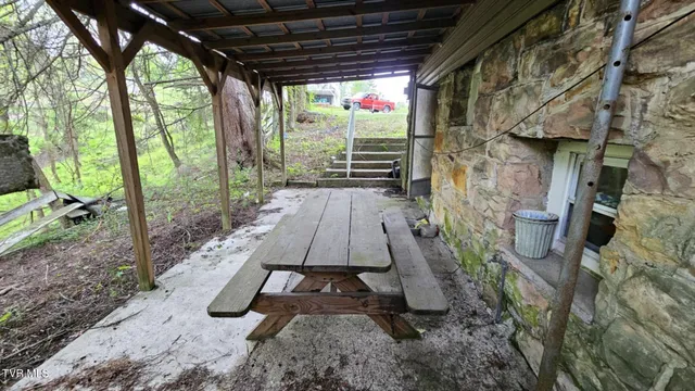 $153,499 | 616 Kiser Avenue Southeast, Coeburn, VA 24230