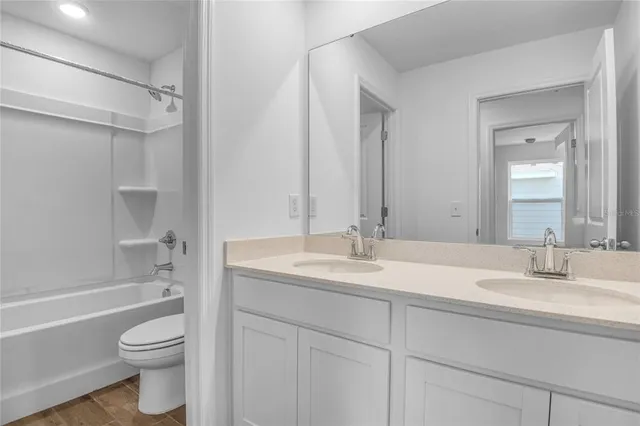 $358,232 | 815 Lake Dell Drive, Dundee, FL 33838