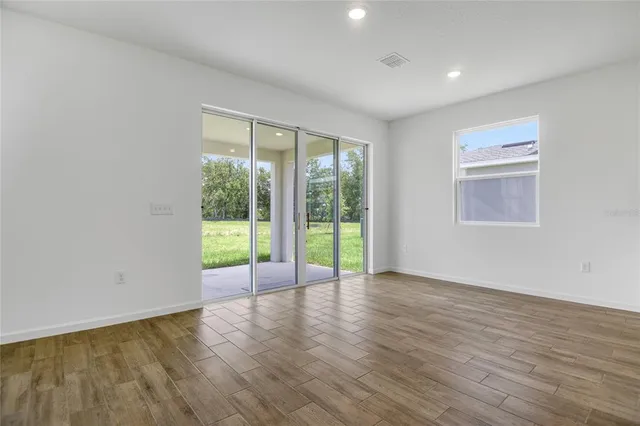 $358,232 | 815 Lake Dell Drive, Dundee, FL 33838