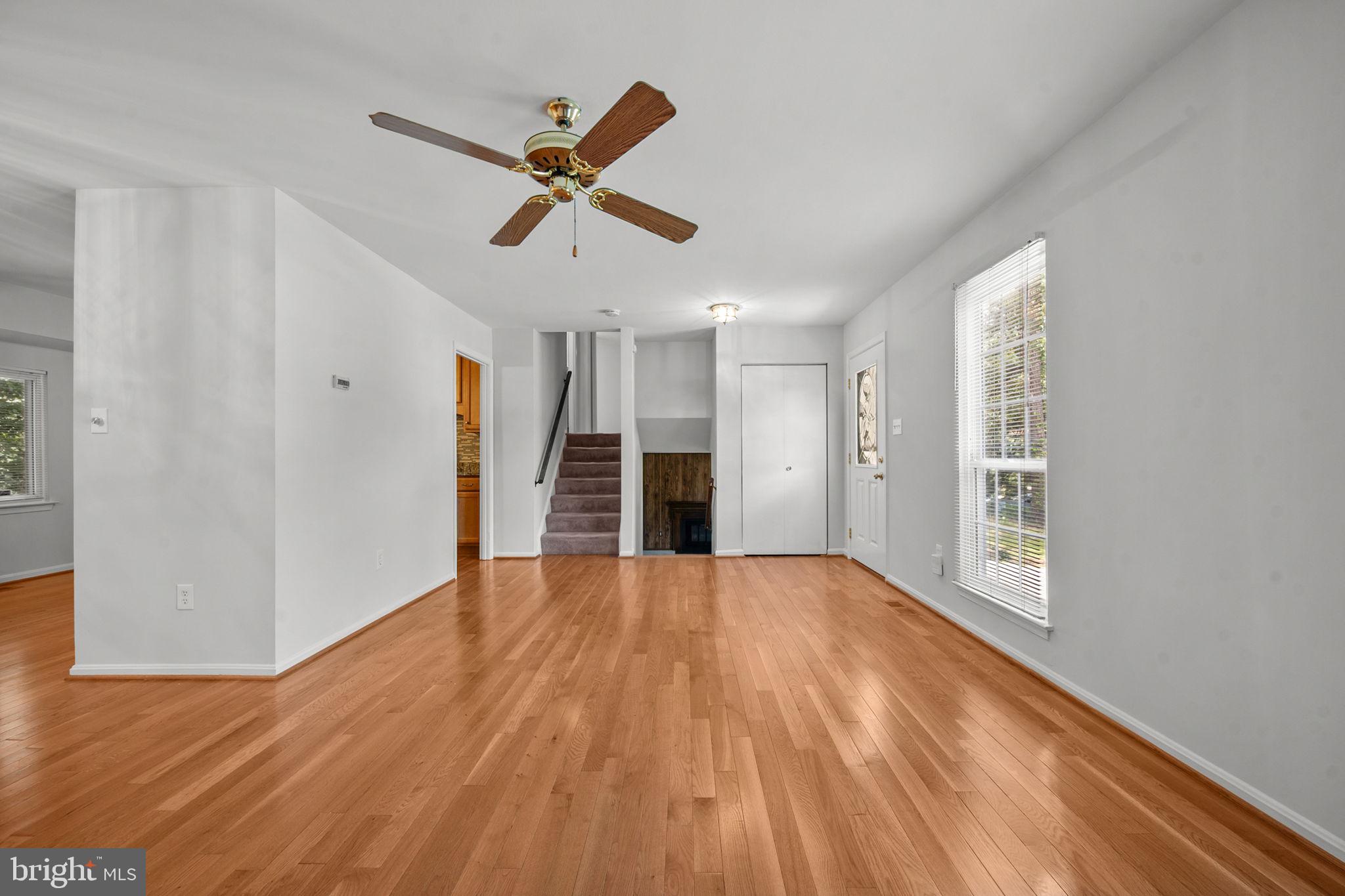 2422 Ivywood Road Reston, VA 20191 - Photo 8 of 72 Living Room