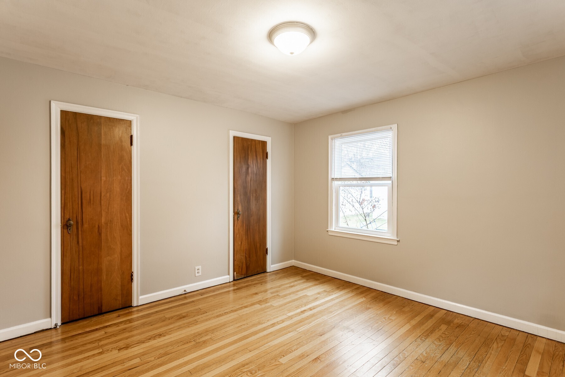 6147 Broadway Street Indianapolis, IN 46220 - Photo 13 of 21