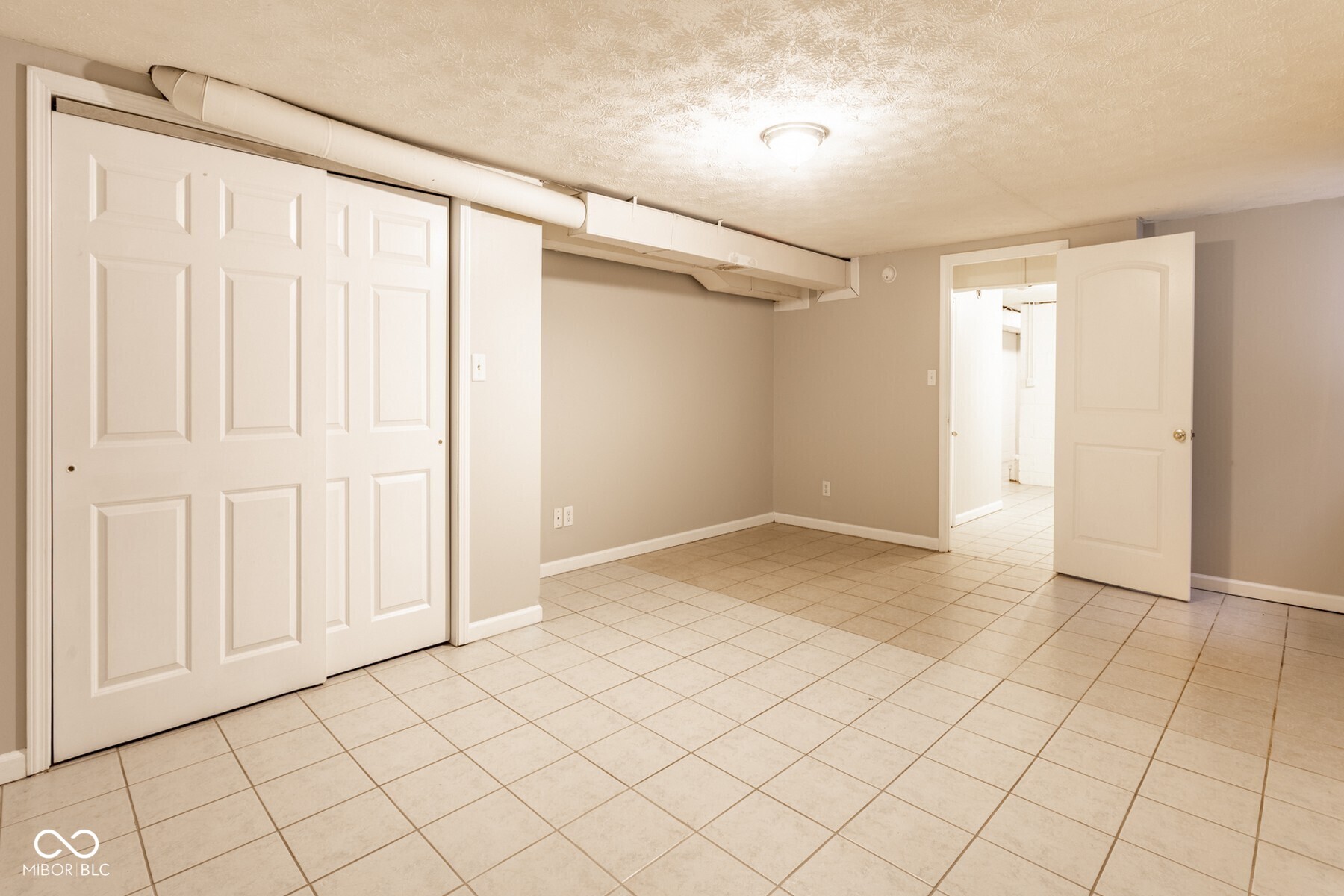 6147 Broadway Street Indianapolis, IN 46220 - Photo 17 of 21