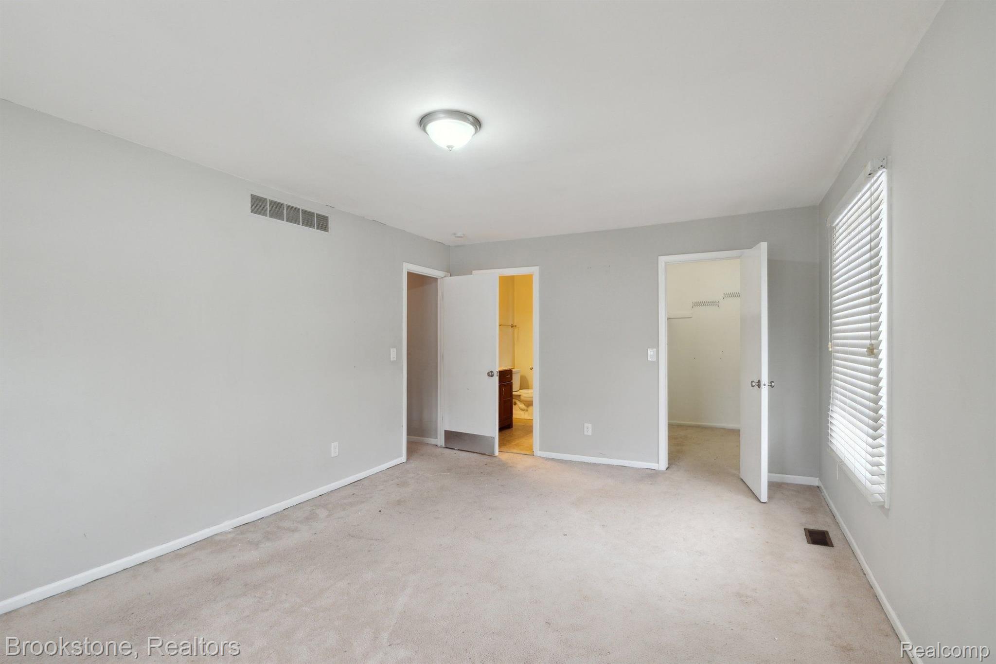36875 Chesapeake Road Farmington, MI 48335 - Photo 26 of 41 Gallery Image 26